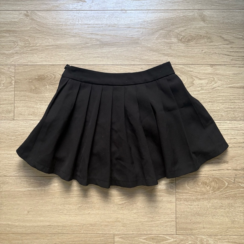 Structured Pleated Mini Skirt - black